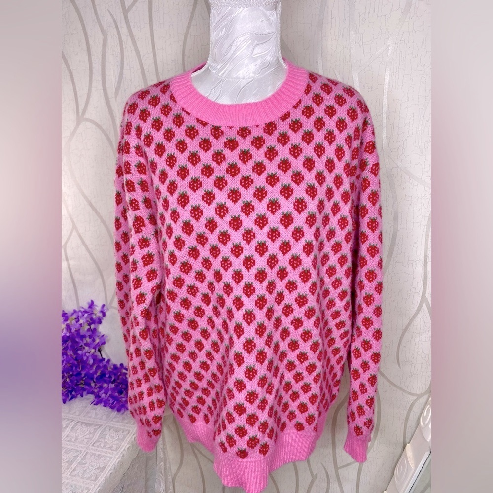 🎀🍓Whimsical Pink Strawberry Print Oversized Soft Knit Sweater 🍓🎀 NWT
